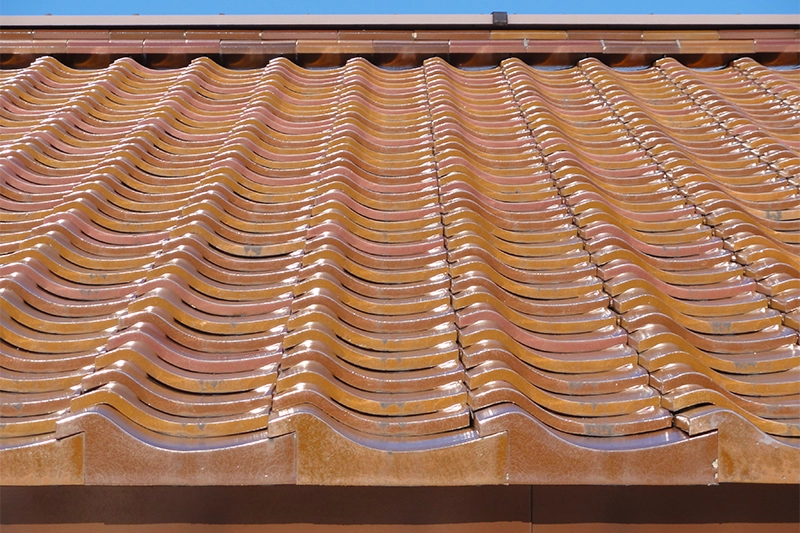 石州瓦で覆われた「グラントワ」の屋根